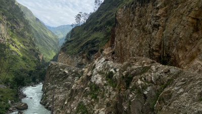  कर्णाली करिडोर : छारेभिरको  पहिरो पन्छाउन सकस 